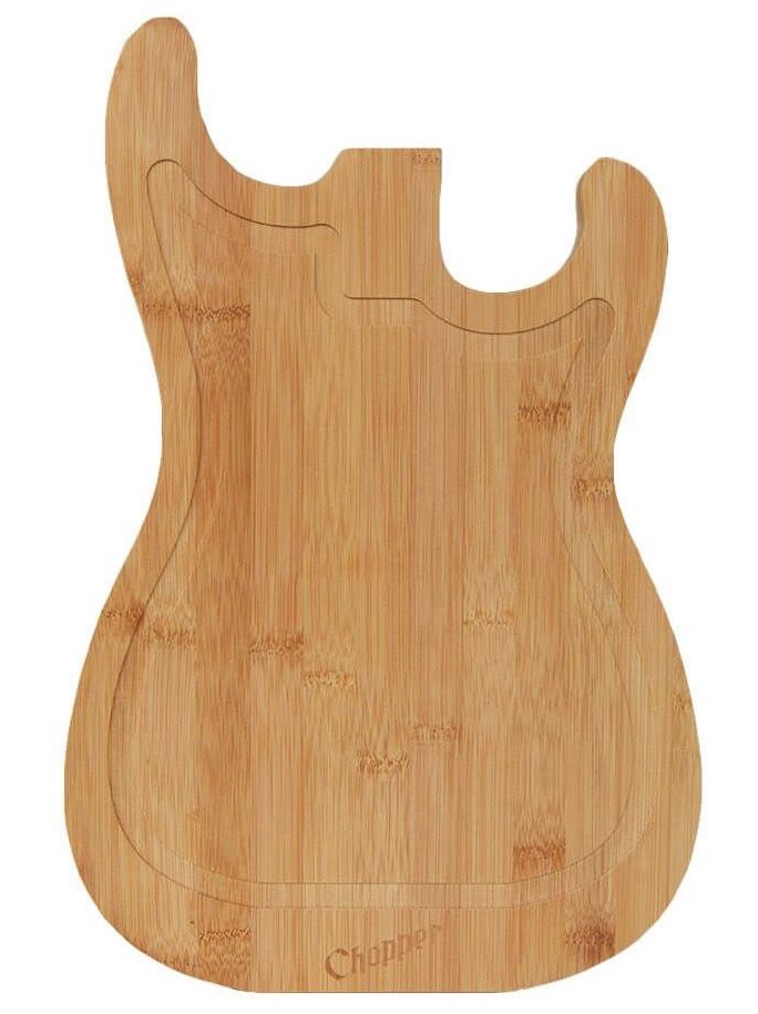 houten snijplank in de vorm van een gitaar