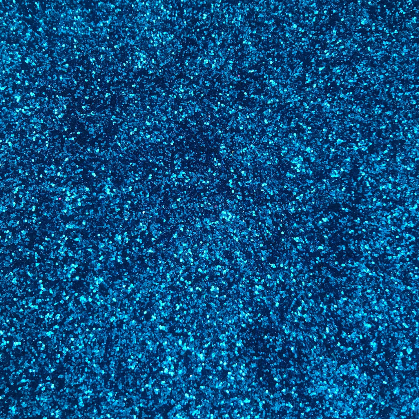 blauwe glitterstofpoederversieringen op het lichaam