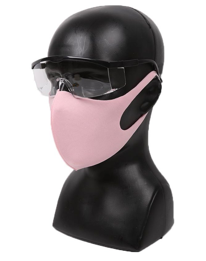 roze elastisch gezichtsmasker met bril
