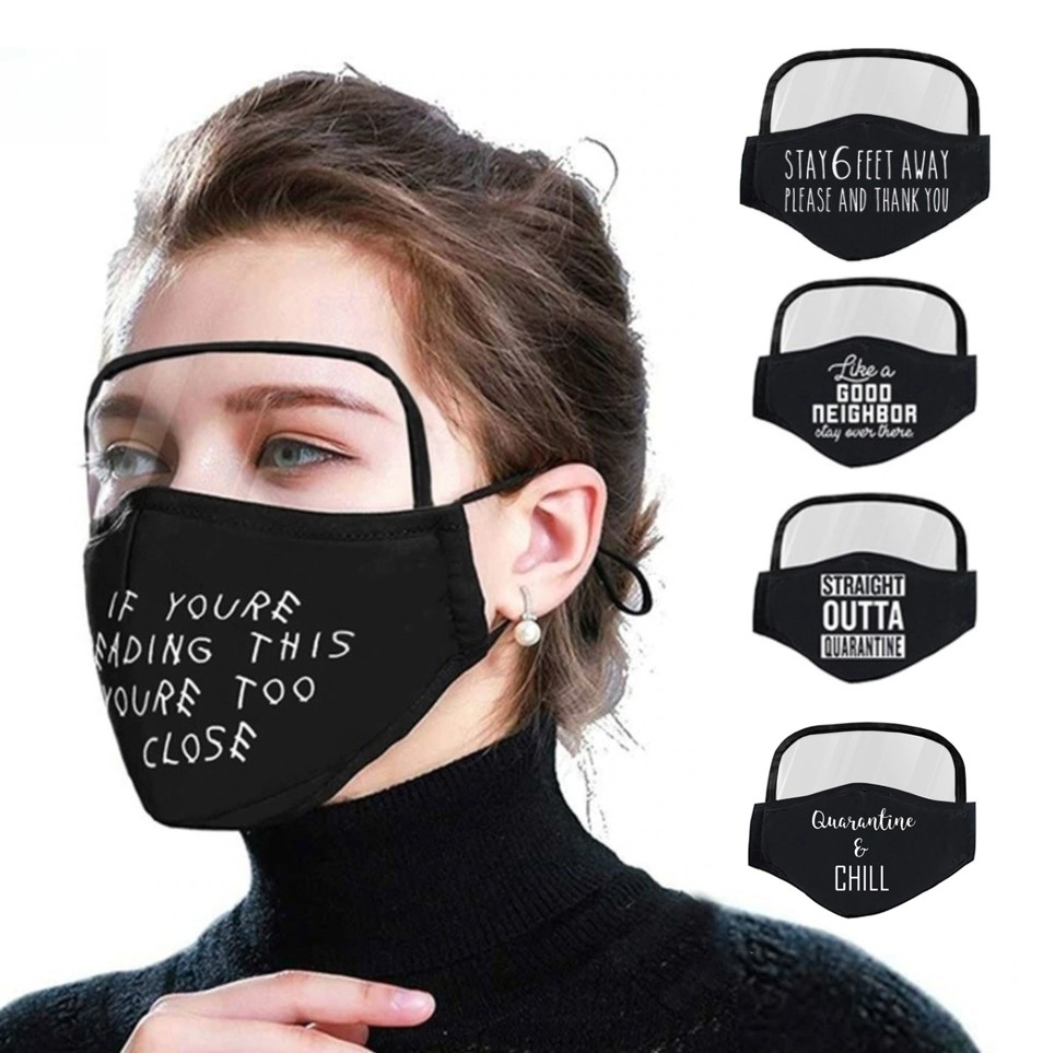 zwart masker op gezicht met schild