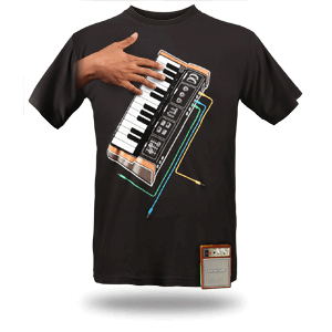 T-shirt speelt piano